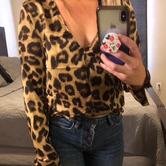 Long sleeve cheetah blouse - Picture 2 of 7
